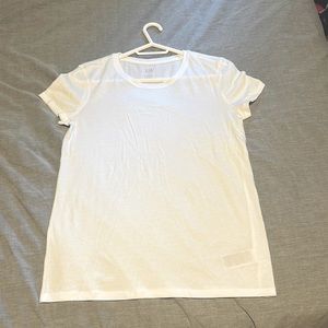 Gap medium basic white tee